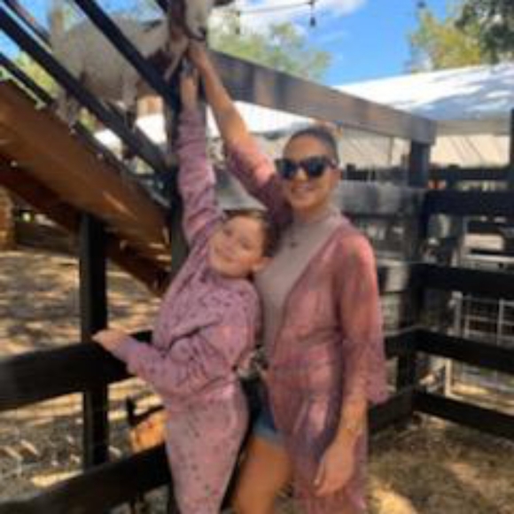 Meet your Posher, Erica - Picture 5 of 5